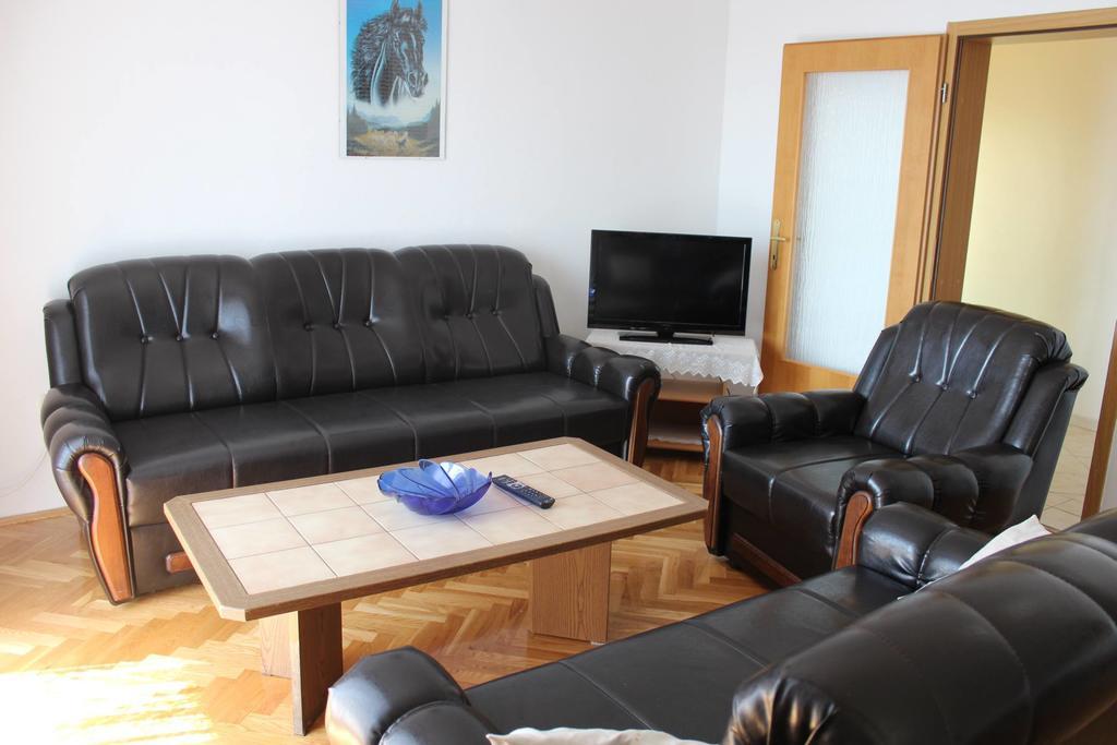Apartments Manda Novi Vinodolski Room photo